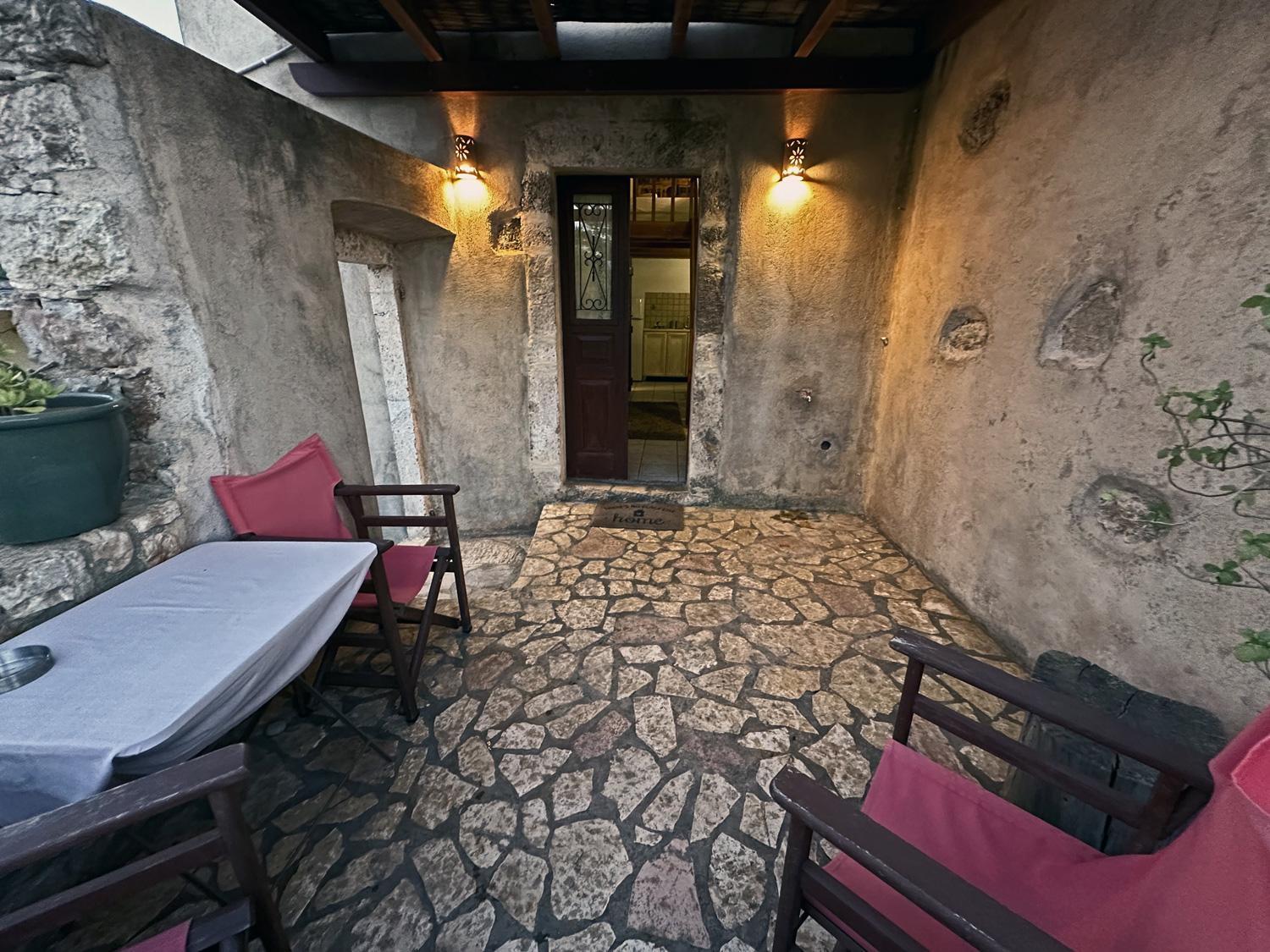Porfyrousa Traditional Hotel Milopotamos  Exterior photo